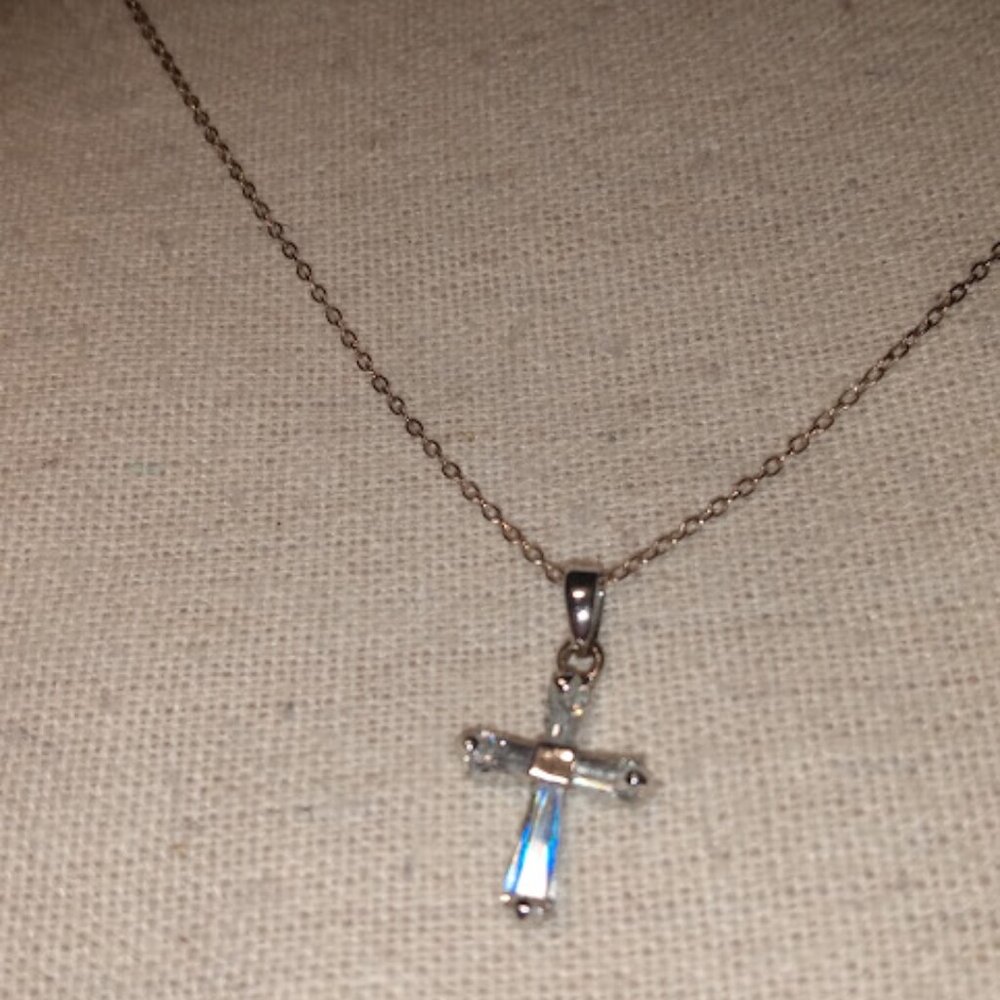 Sterling cross pendant chain necklace.